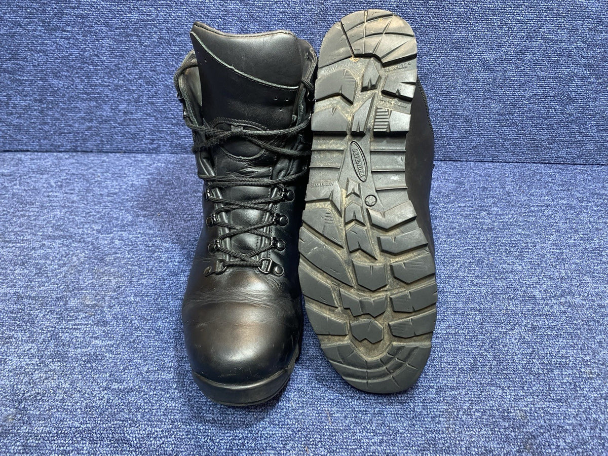 UK 10L BLACK - Iturri Patrol Walking/Hiking - Boots Male