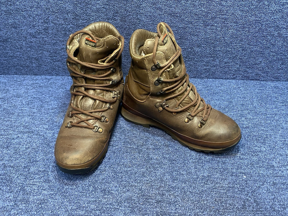 Size UK 6M FEMALE Altberg Defender High Walking/Hiking Boots