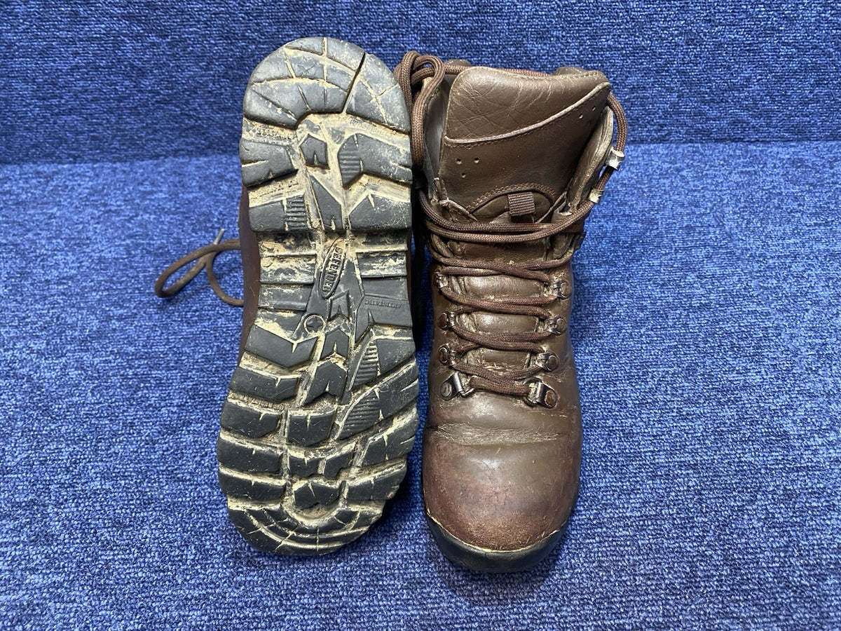 WOMAN - SIZE UK 3M - Iturri Patrol Walking/Hiking - Brown Boots