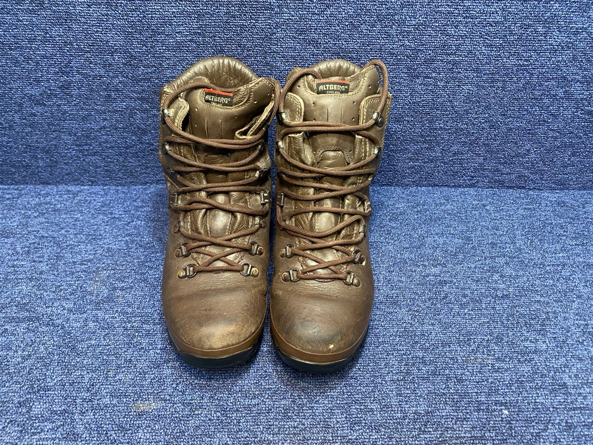 Size UK 6M FEMALE Altberg Defender High Walking/Hiking Boots