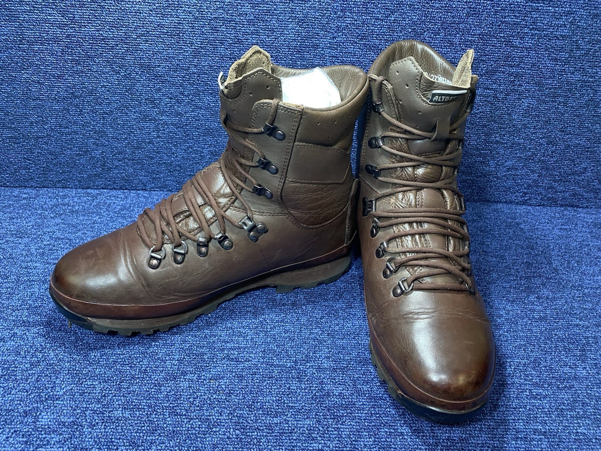 Size UK 9L FEMALE - Altberg Defender High Walking/Hiking Boots