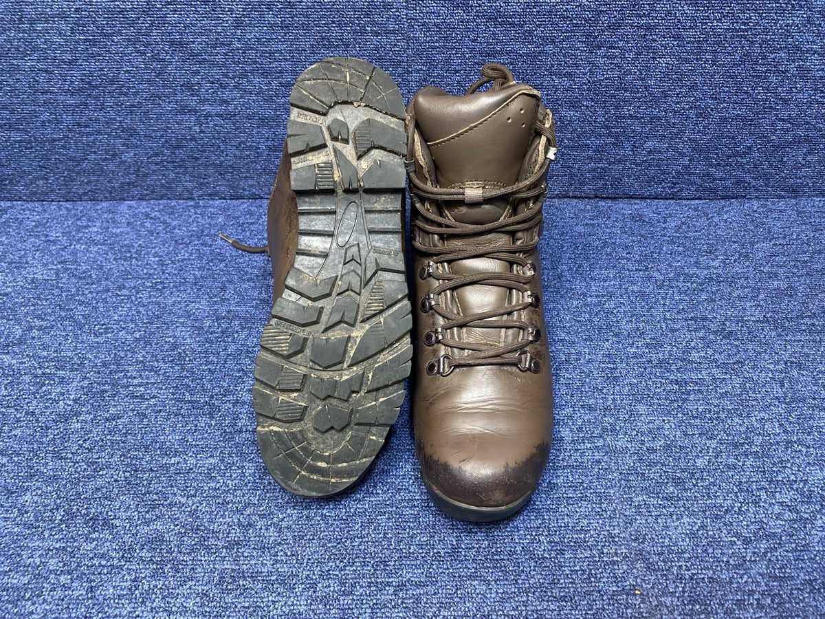 WOMAN - SIZE UK 7M - Iturri Patrol Walking/Hiking - Brown Boots