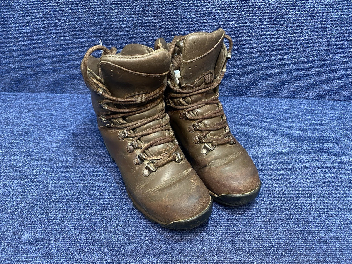 WOMAN - SIZE UK 3M - Iturri Patrol Walking/Hiking - Brown Boots