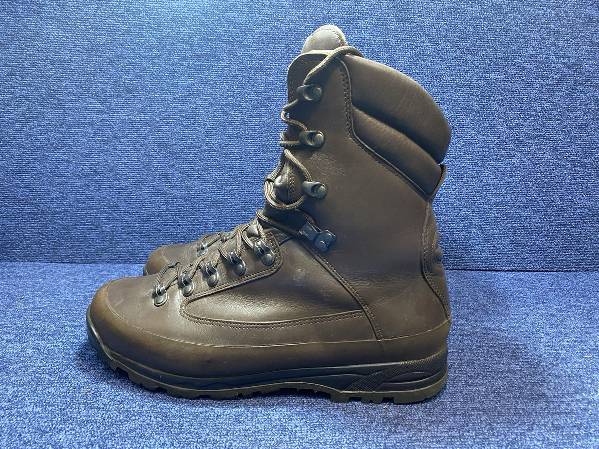 SIZE UK 12 - Karrimor Walking/Hiking Boots Cold Wet Weather Male