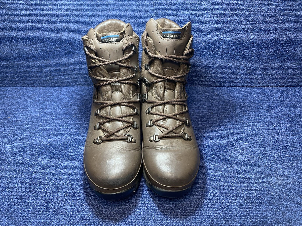 Great Condition SIZE UK 7M - Altberg Defender - Walking/Hiking Boots Brown Male