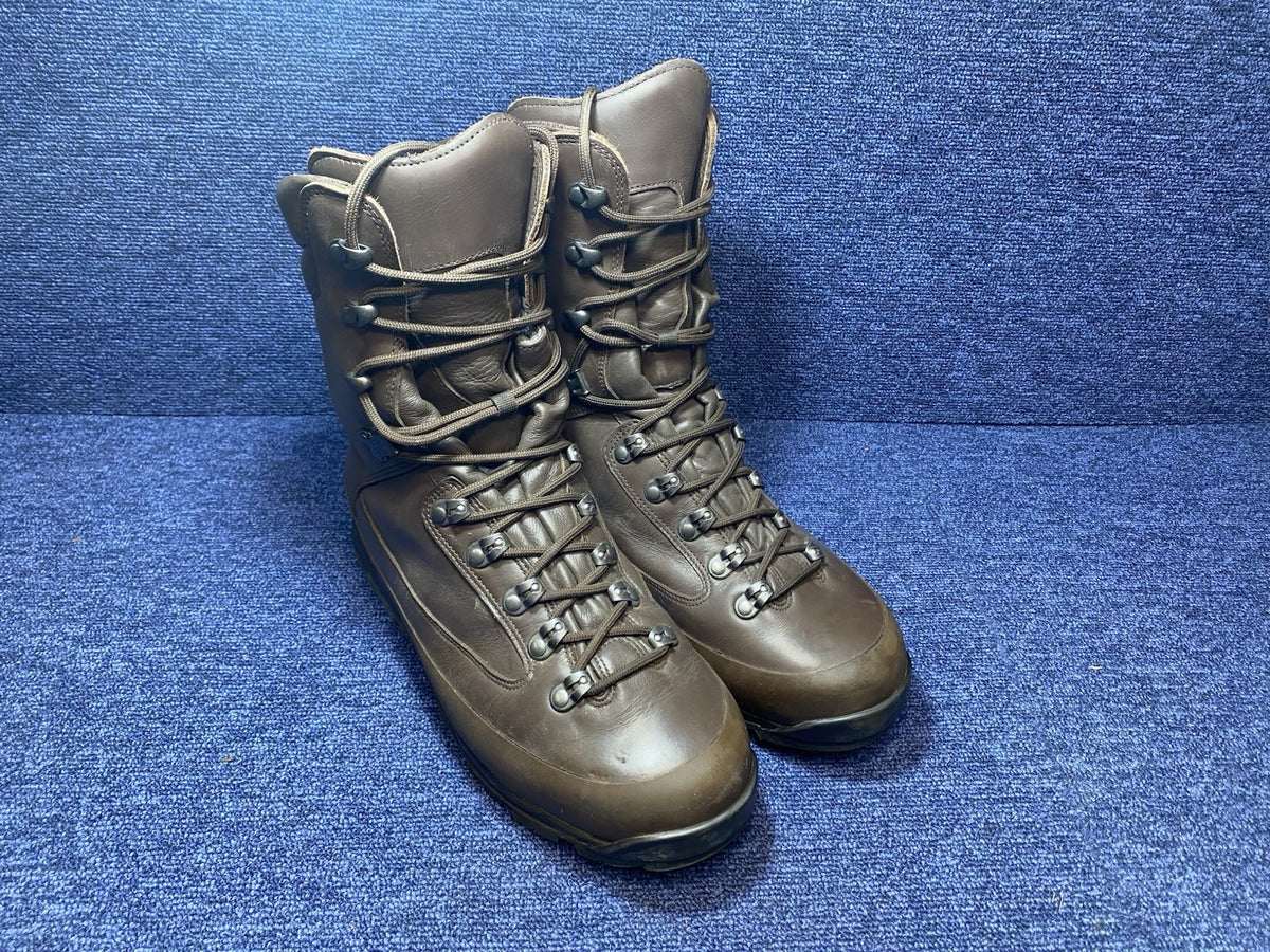 SIZE UK 12 - Karrimor Walking/Hiking Boots Cold Wet Weather Male