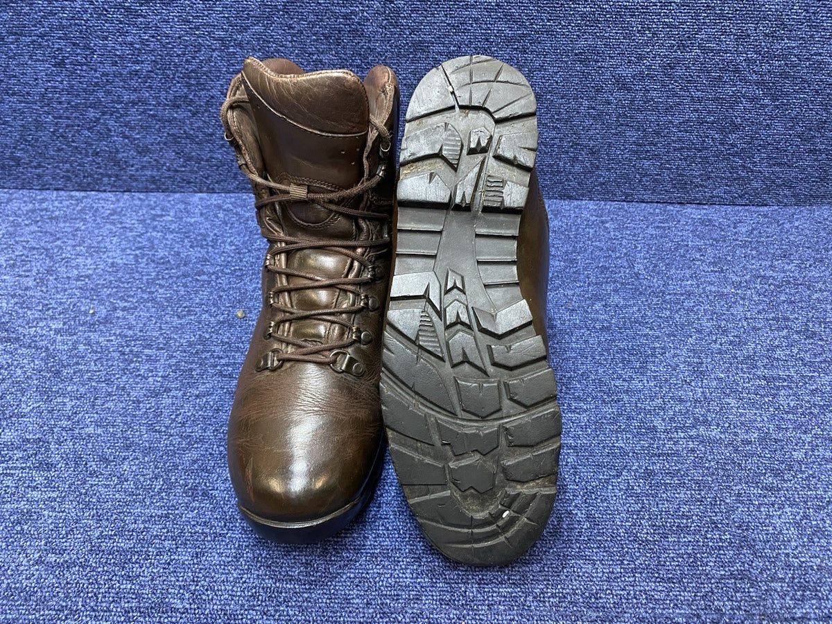 SIZE UK 9M - Iturri Patrol Walking/Hiking - Brown Boots Male