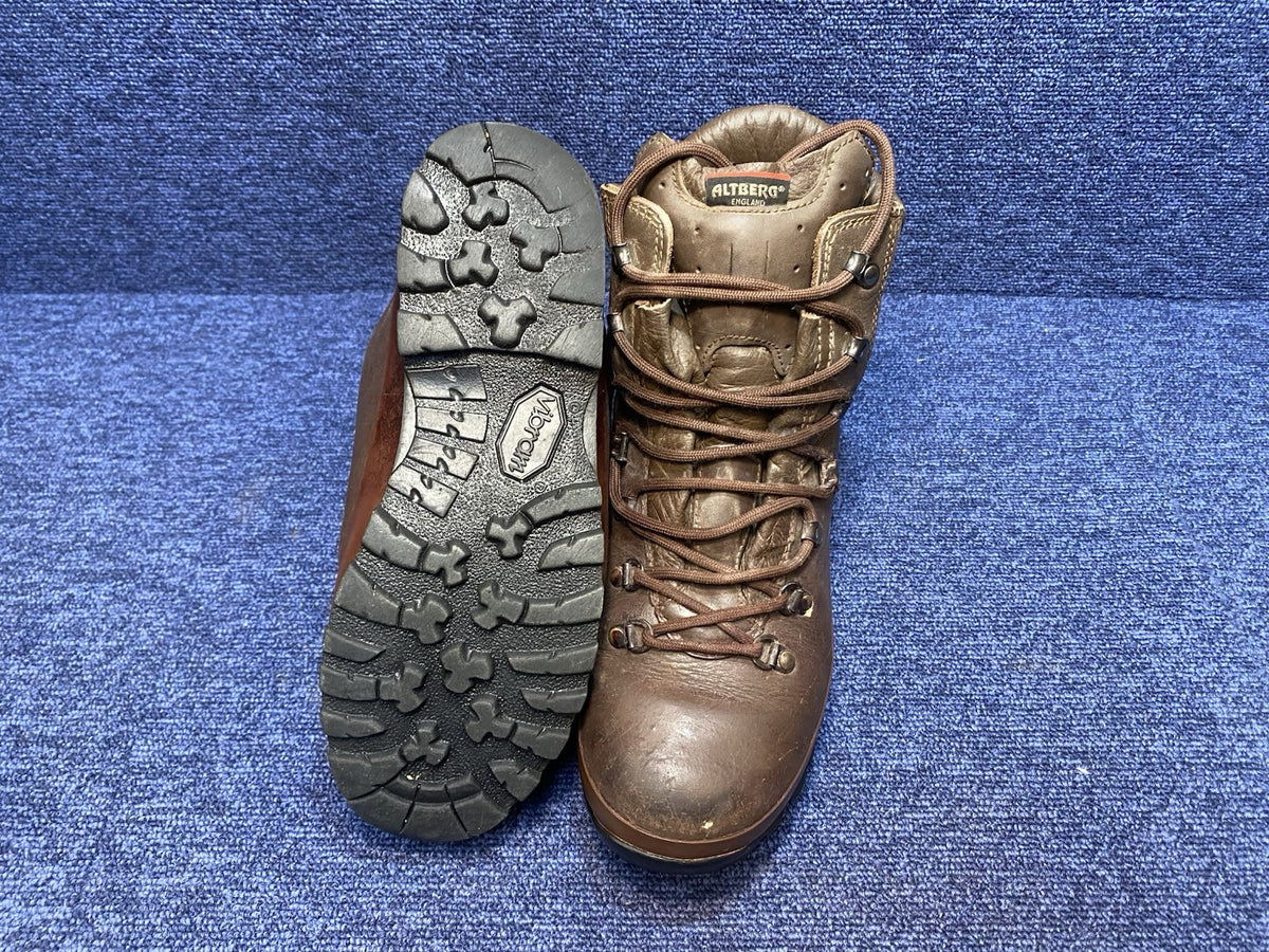 Size UK 6M FEMALE Altberg Defender High Walking/Hiking Boots