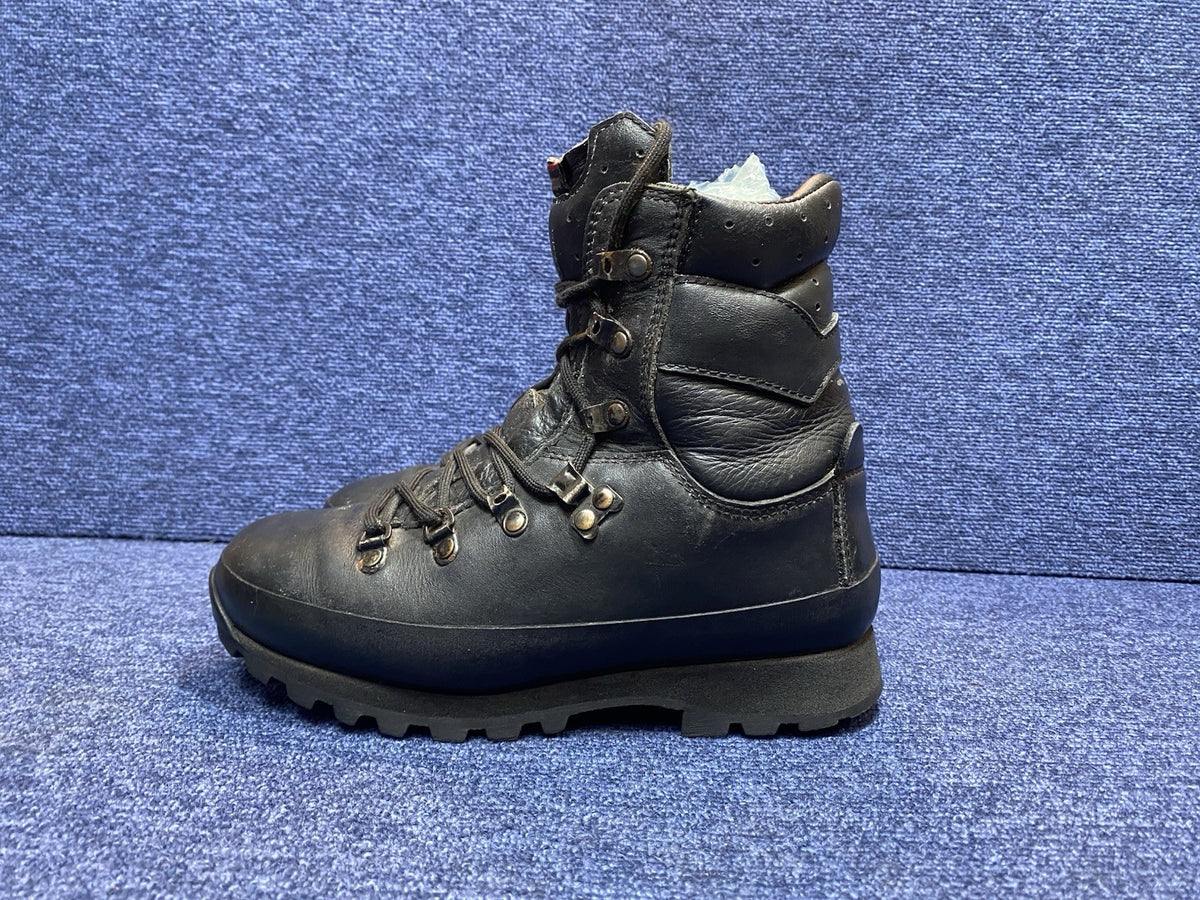 Size UK 4M FEMALE - Black - Altberg Defender High Walking/Hiking Boots