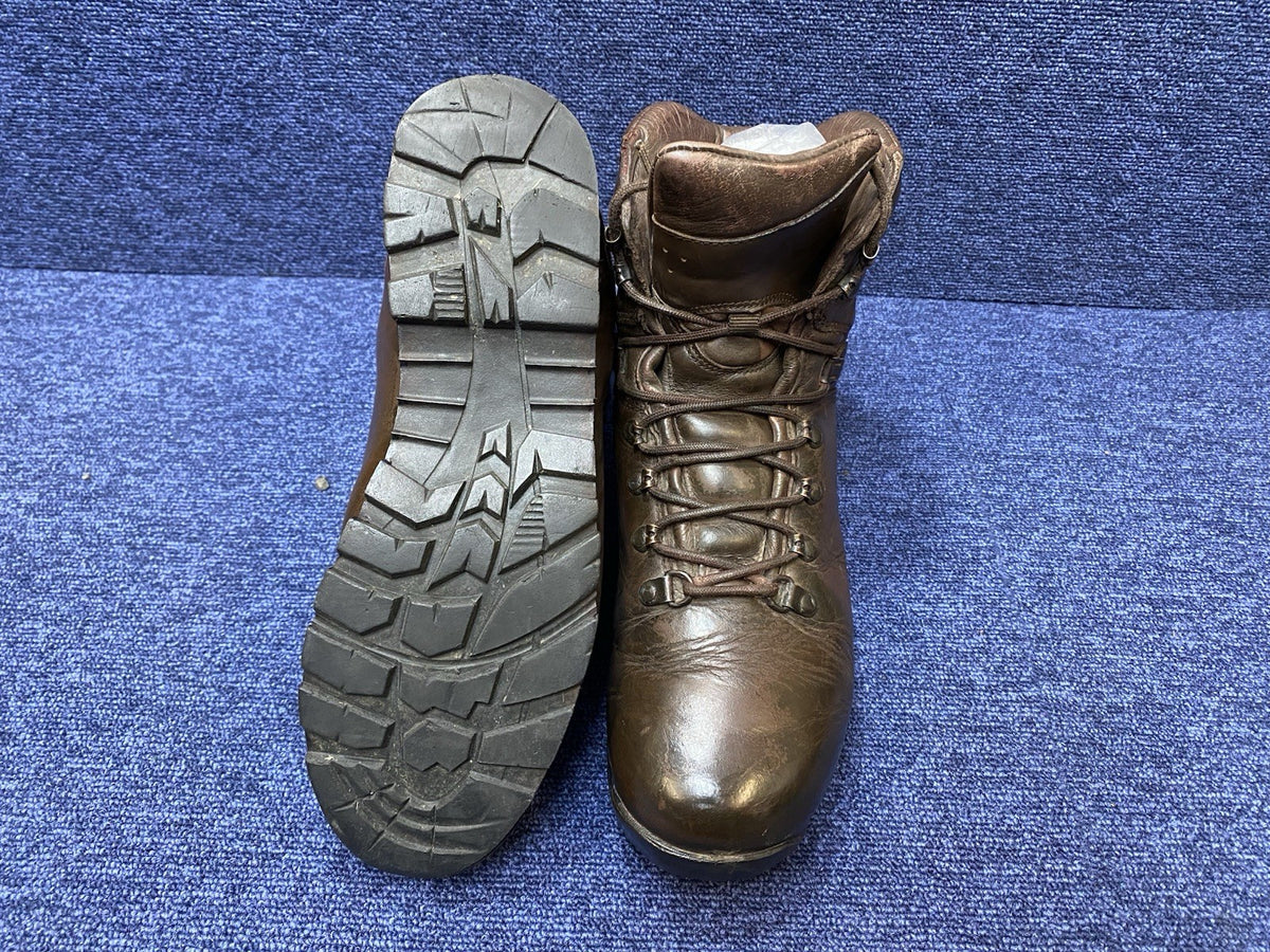 SIZE UK 9M - Iturri Patrol Walking/Hiking - Brown Boots Male