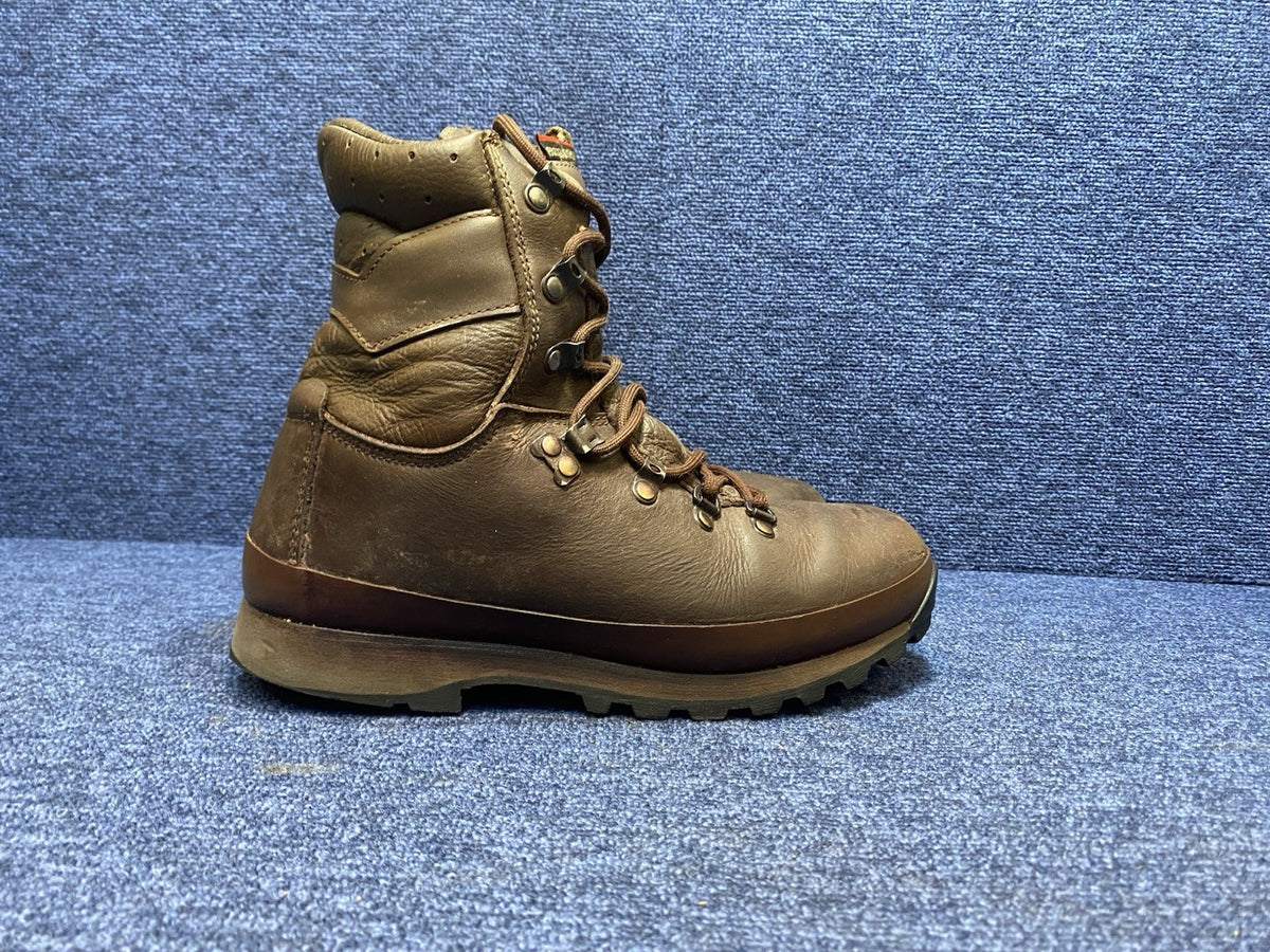 Size UK 6M FEMALE Altberg Defender High Walking/Hiking Boots
