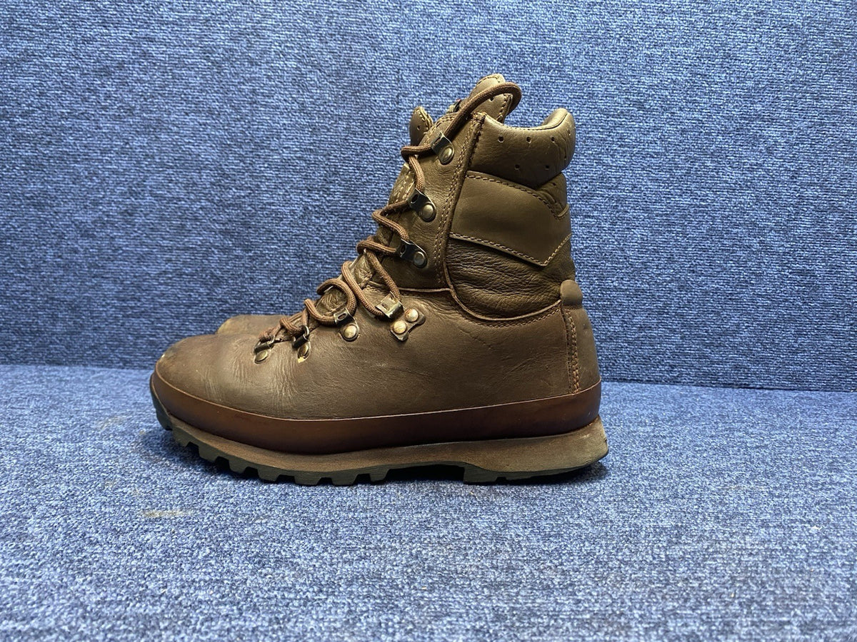 Size UK 6M FEMALE Altberg Defender High Walking/Hiking Boots
