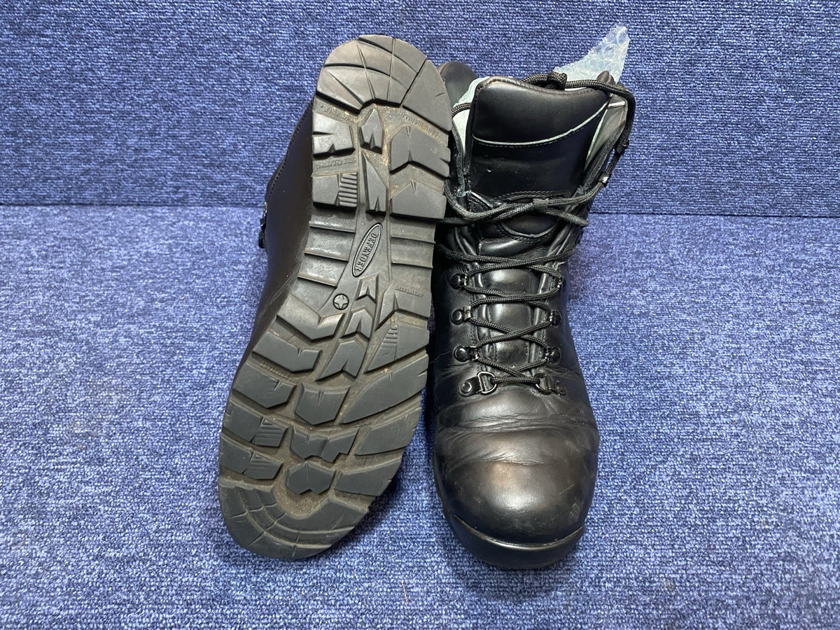 UK 10L BLACK - Iturri Patrol Walking/Hiking - Boots Male