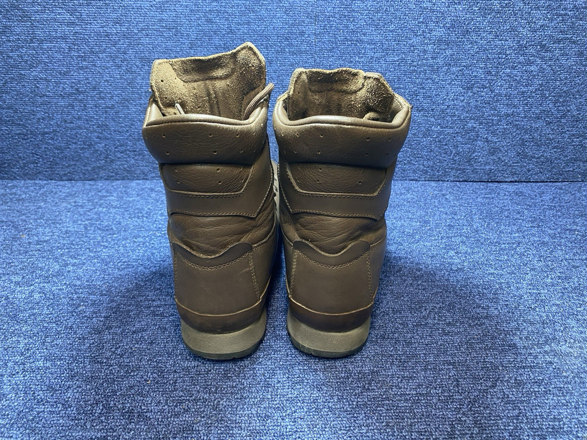 Great Condition SIZE UK 7M - Altberg Defender - Walking/Hiking Boots Brown Male