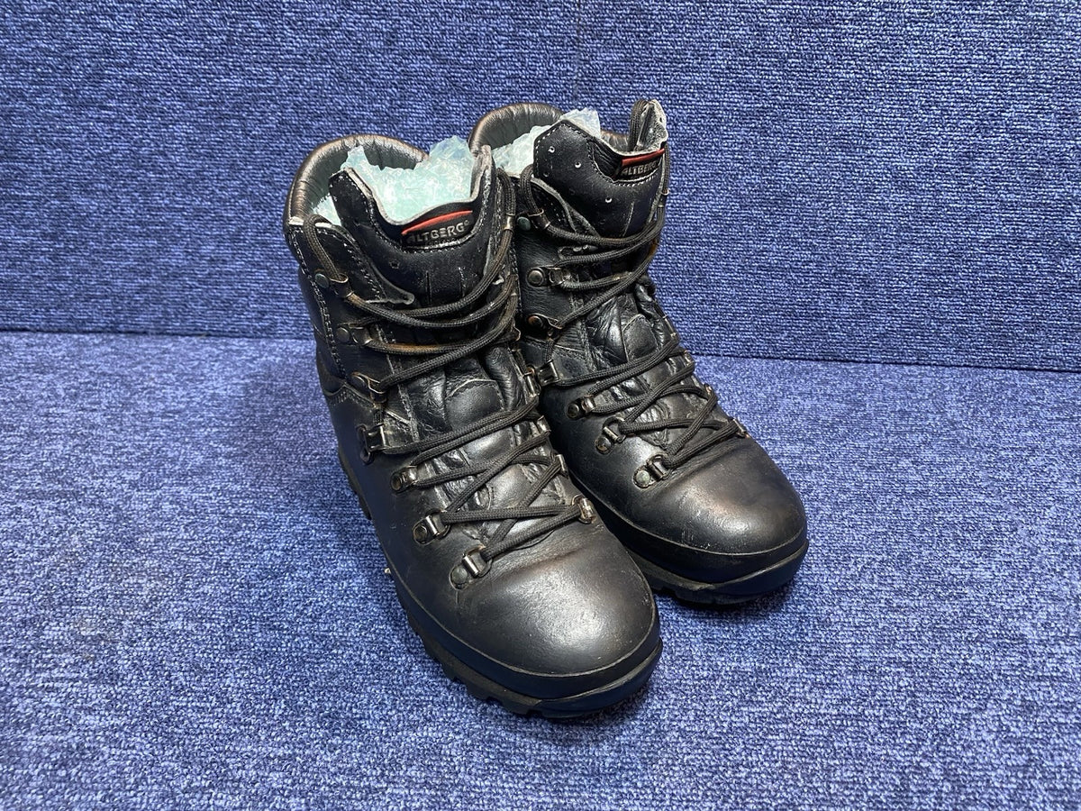 Size UK 4M FEMALE - Black - Altberg Defender High Walking/Hiking Boots