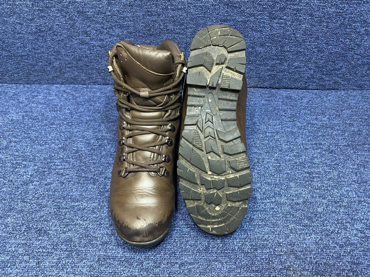 WOMAN - SIZE UK 7M - Iturri Patrol Walking/Hiking - Brown Boots