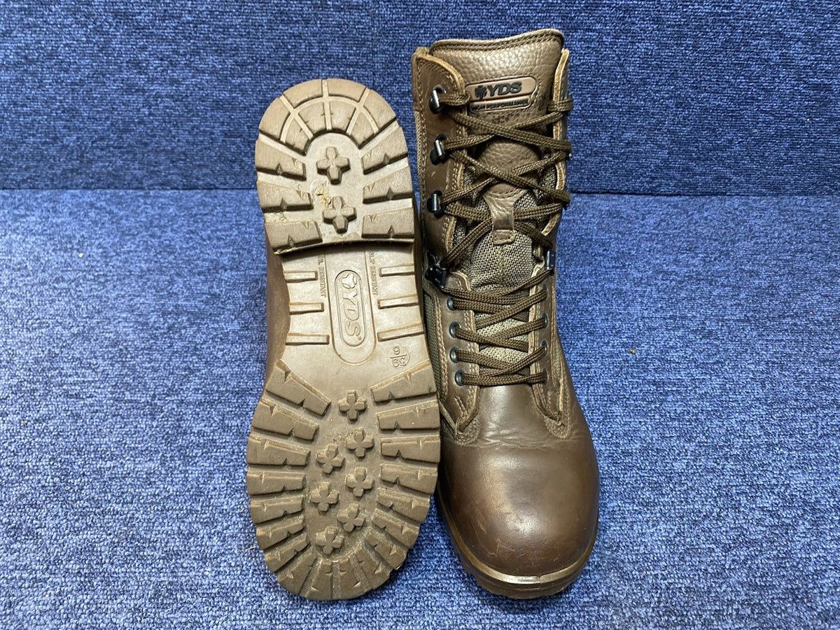MINT CONDITION - SIZE UK 6M - YDS Patrol Walking/Hiking - Brown Boots Male