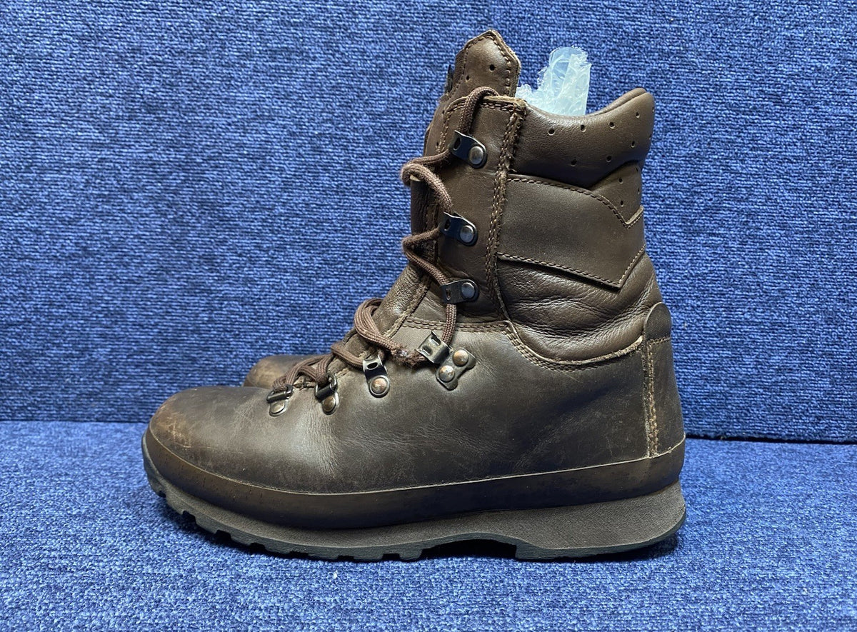 SIZE UK 6M - Altberg Defender - Walking/Hiking Boots Brown Male