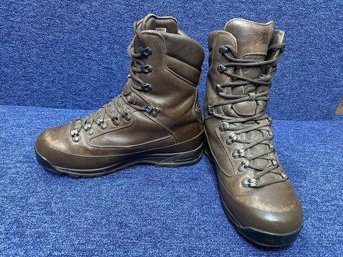 SIZE UK 9 - Karrimor Walking/Hiking Boots Cold Wet Weather Male - VG