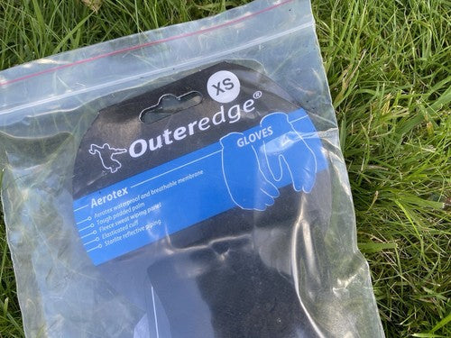 Outer Edge Aerotex Black / Grey Winter Glove Size: EXTRA SMALL