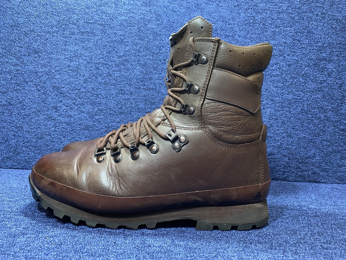 Size UK 9L FEMALE - Altberg Defender High Walking/Hiking Boots