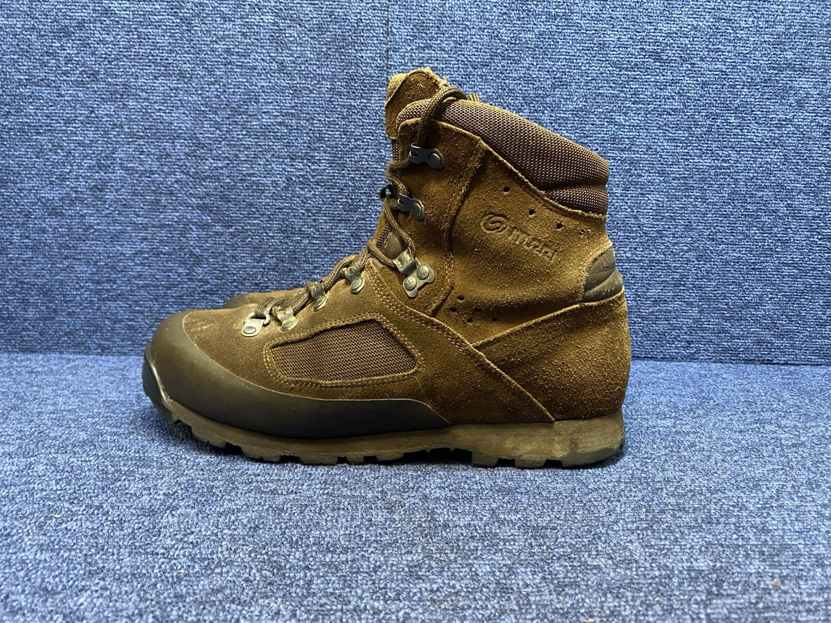 SIZE UK 8L- Iturri Desert Combat High Walking/Hiking Brown Boots Male