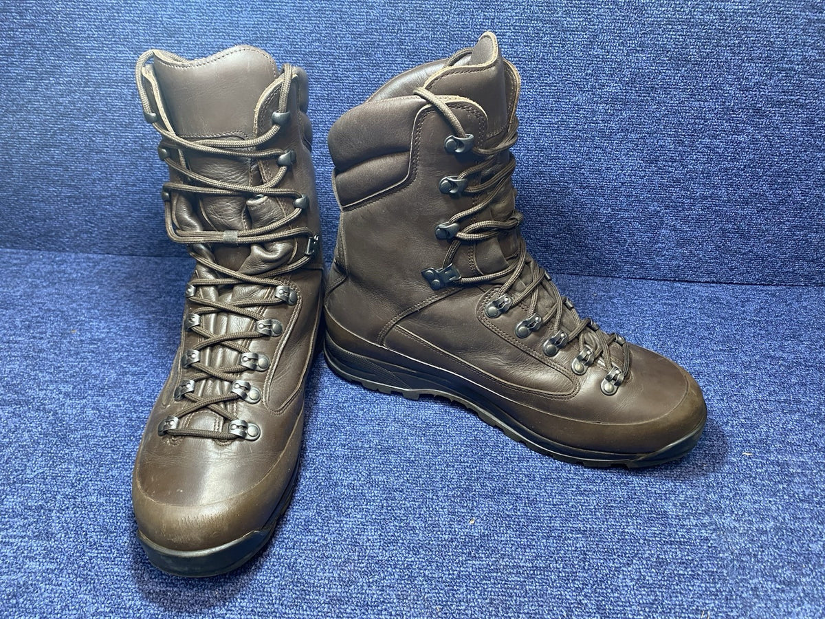 SIZE UK 12 - Karrimor Walking/Hiking Boots Cold Wet Weather Male