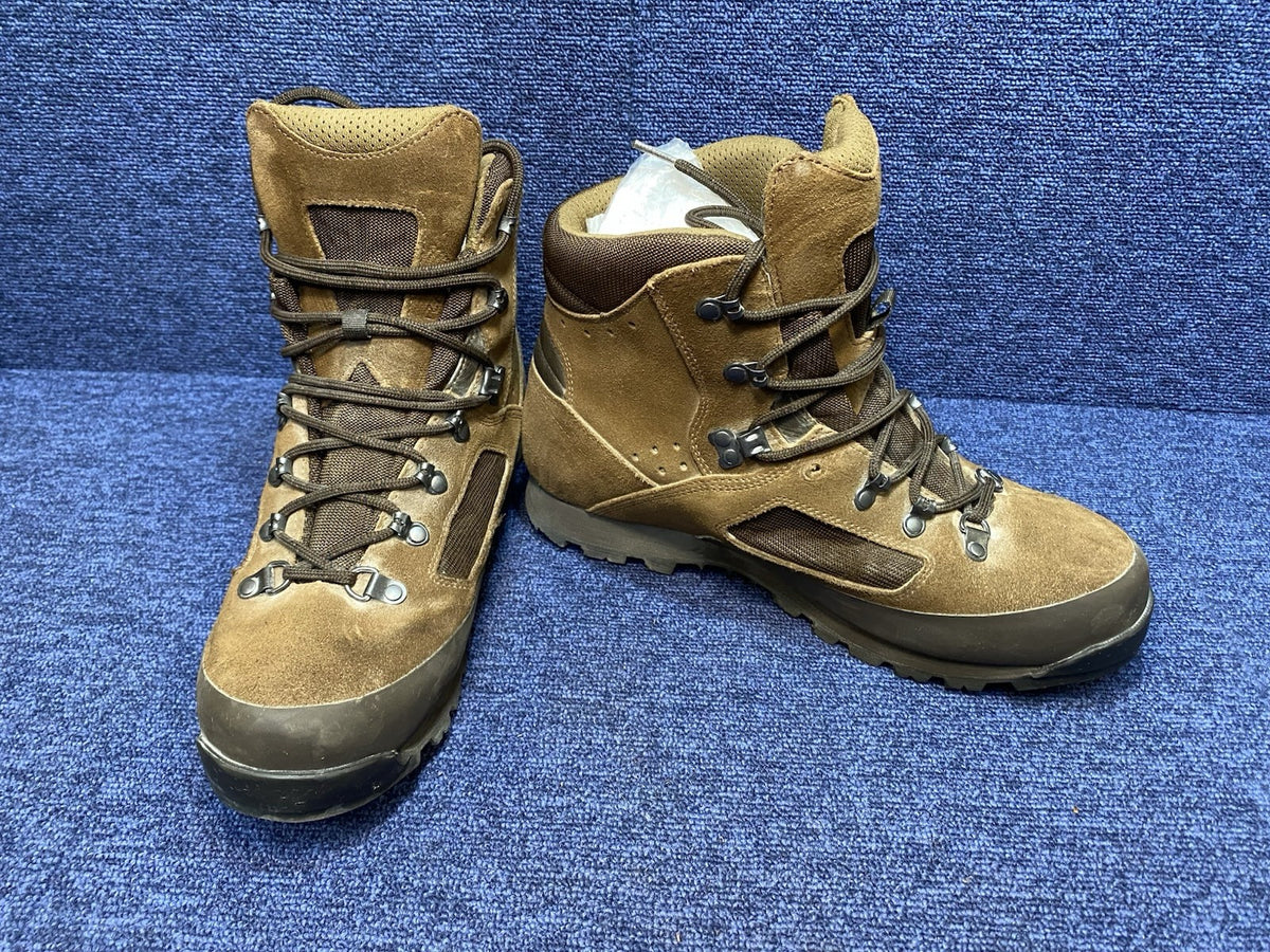 SIZE UK 10L - Iturri Desert Combat High Walking/Hiking Brown Boots Male