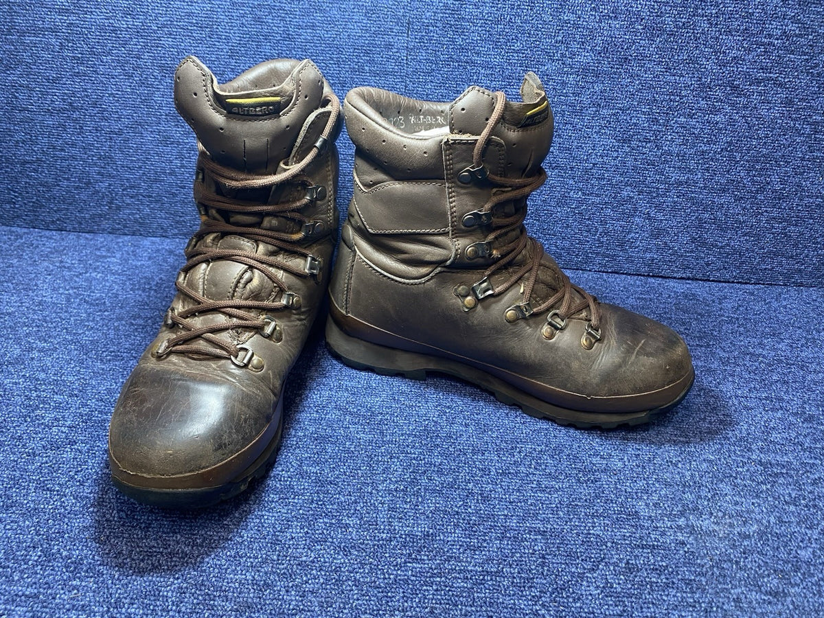 SIZE UK 6L - Altberg Defender -  Walking/Hiking Boots Brown Male