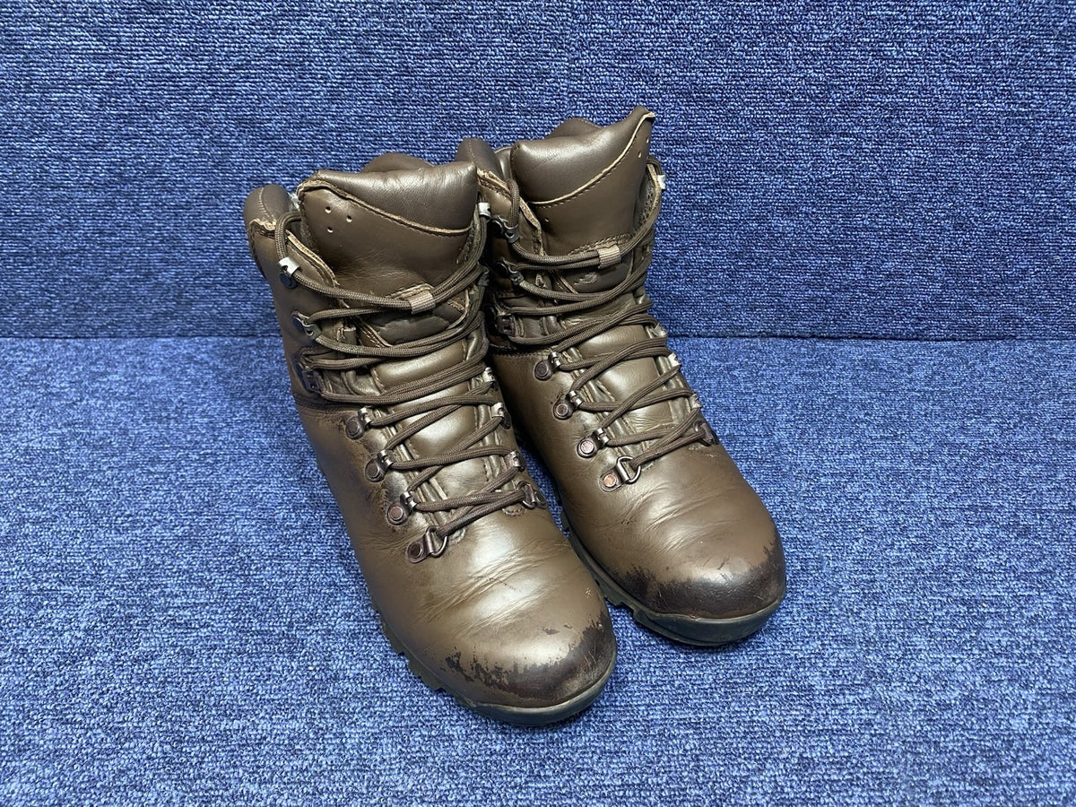 WOMAN - SIZE UK 7M - Iturri Patrol Walking/Hiking - Brown Boots