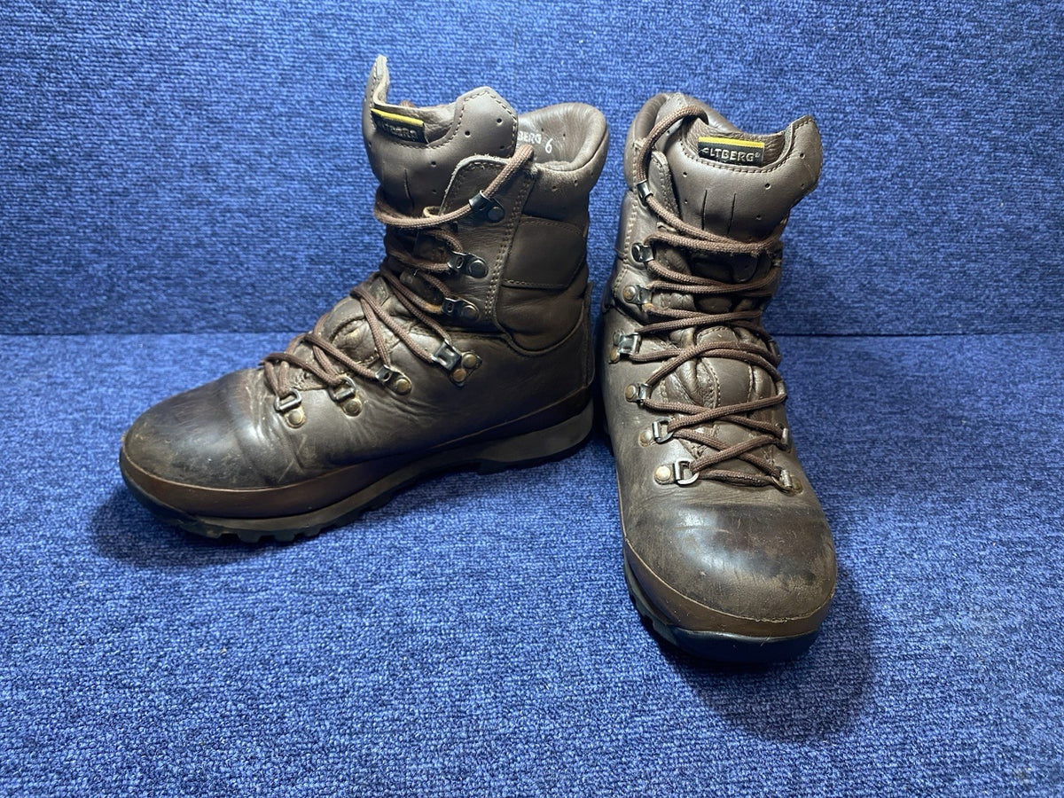 SIZE UK 6L - Altberg Defender -  Walking/Hiking Boots Brown Male