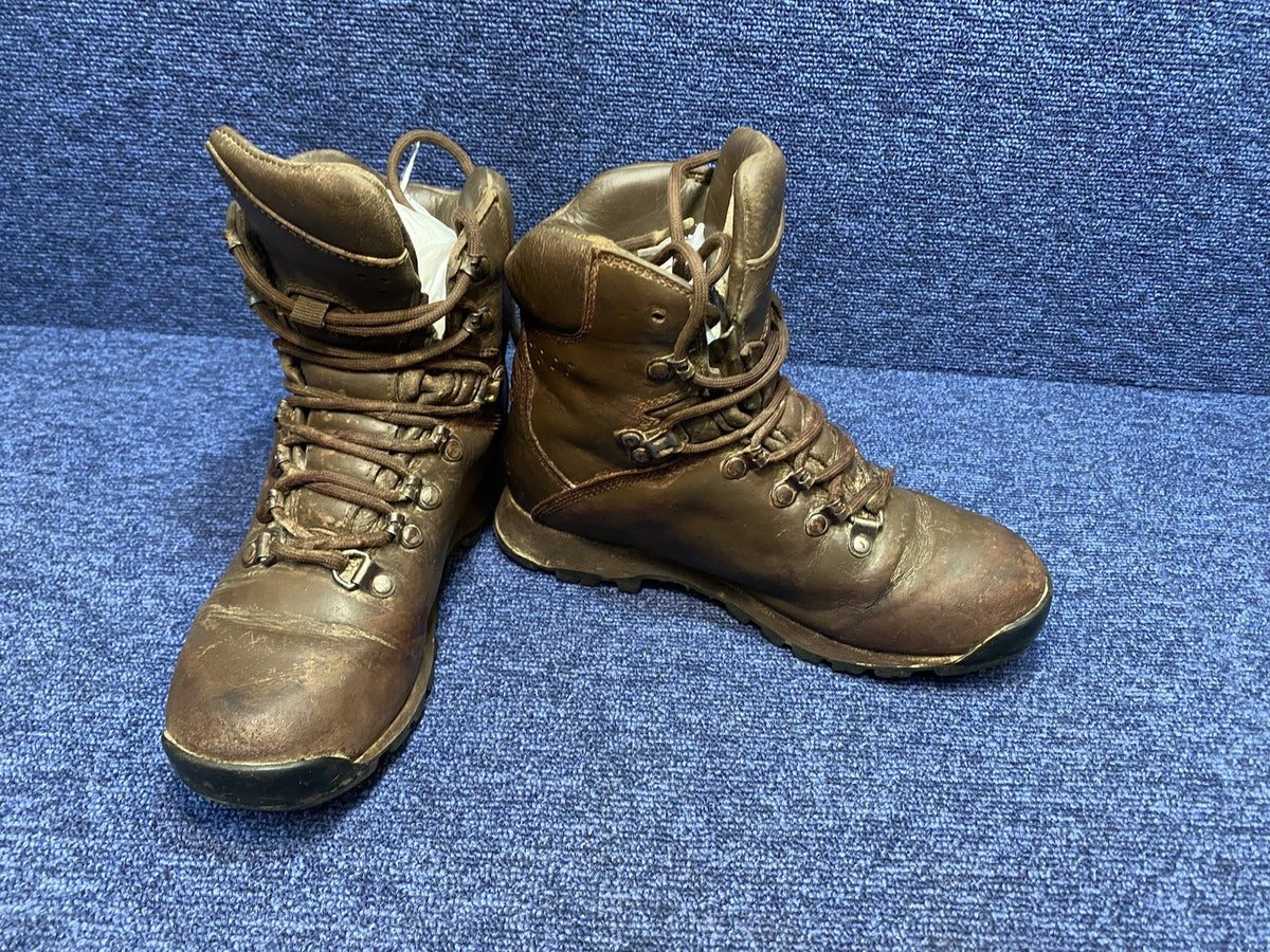 WOMAN - SIZE UK 3M - Iturri Patrol Walking/Hiking - Brown Boots