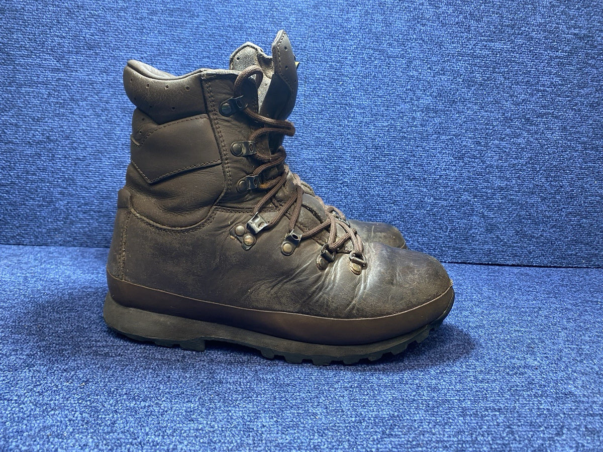 SIZE UK 6L - Altberg Defender -  Walking/Hiking Boots Brown Male