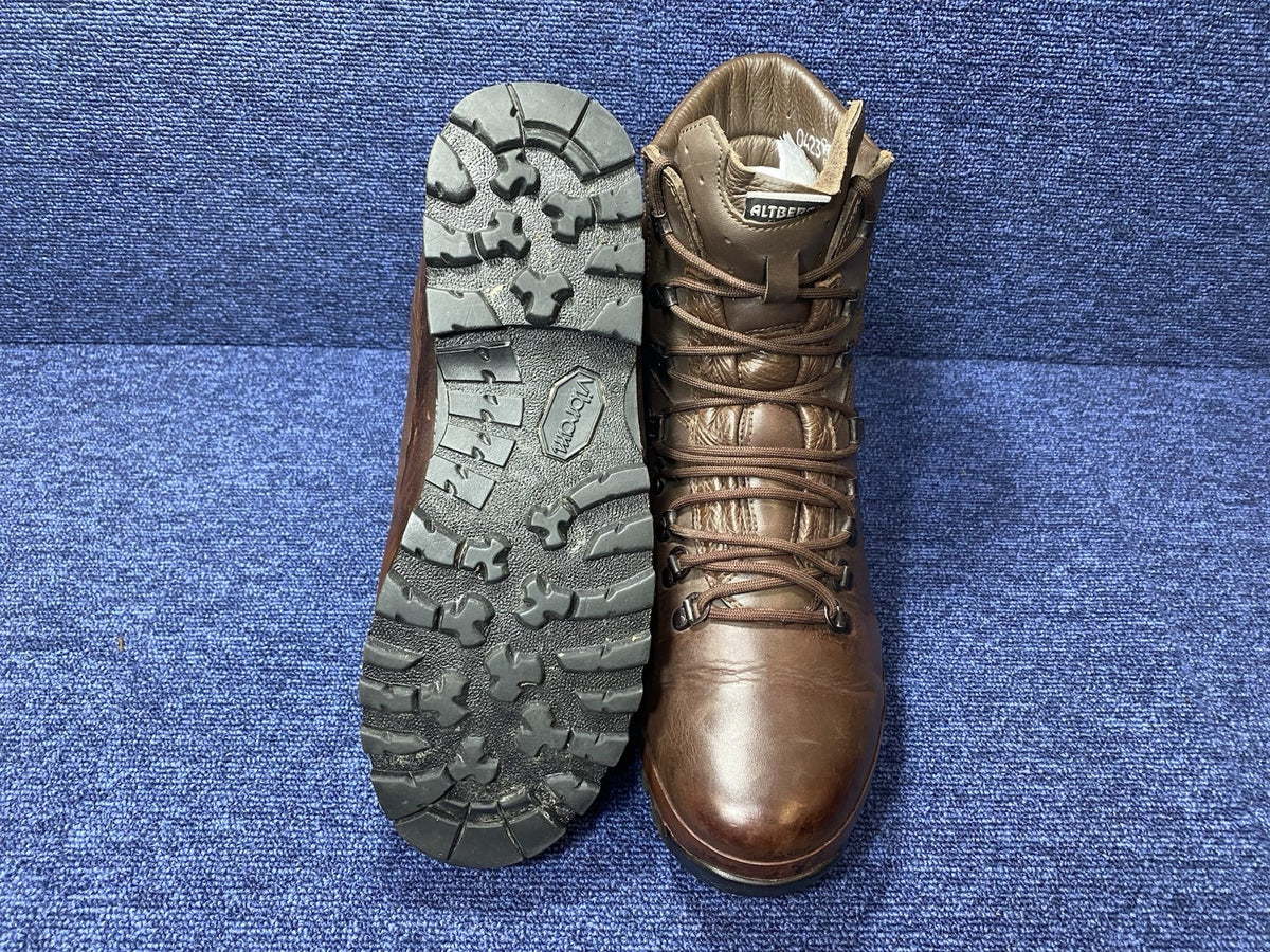 Size UK 9L FEMALE - Altberg Defender High Walking/Hiking Boots