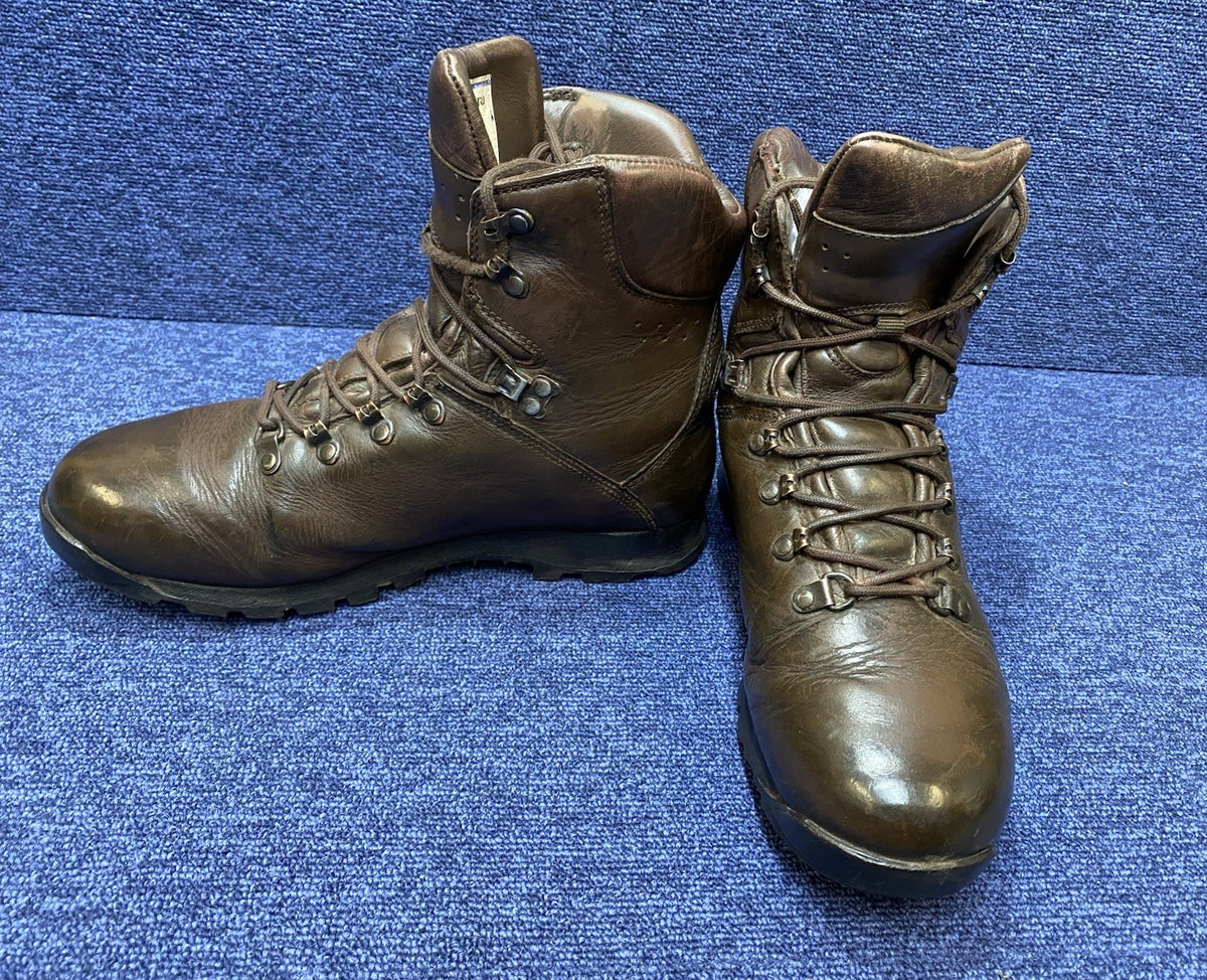 SIZE UK 9M - Iturri Patrol Walking/Hiking - Brown Boots Male