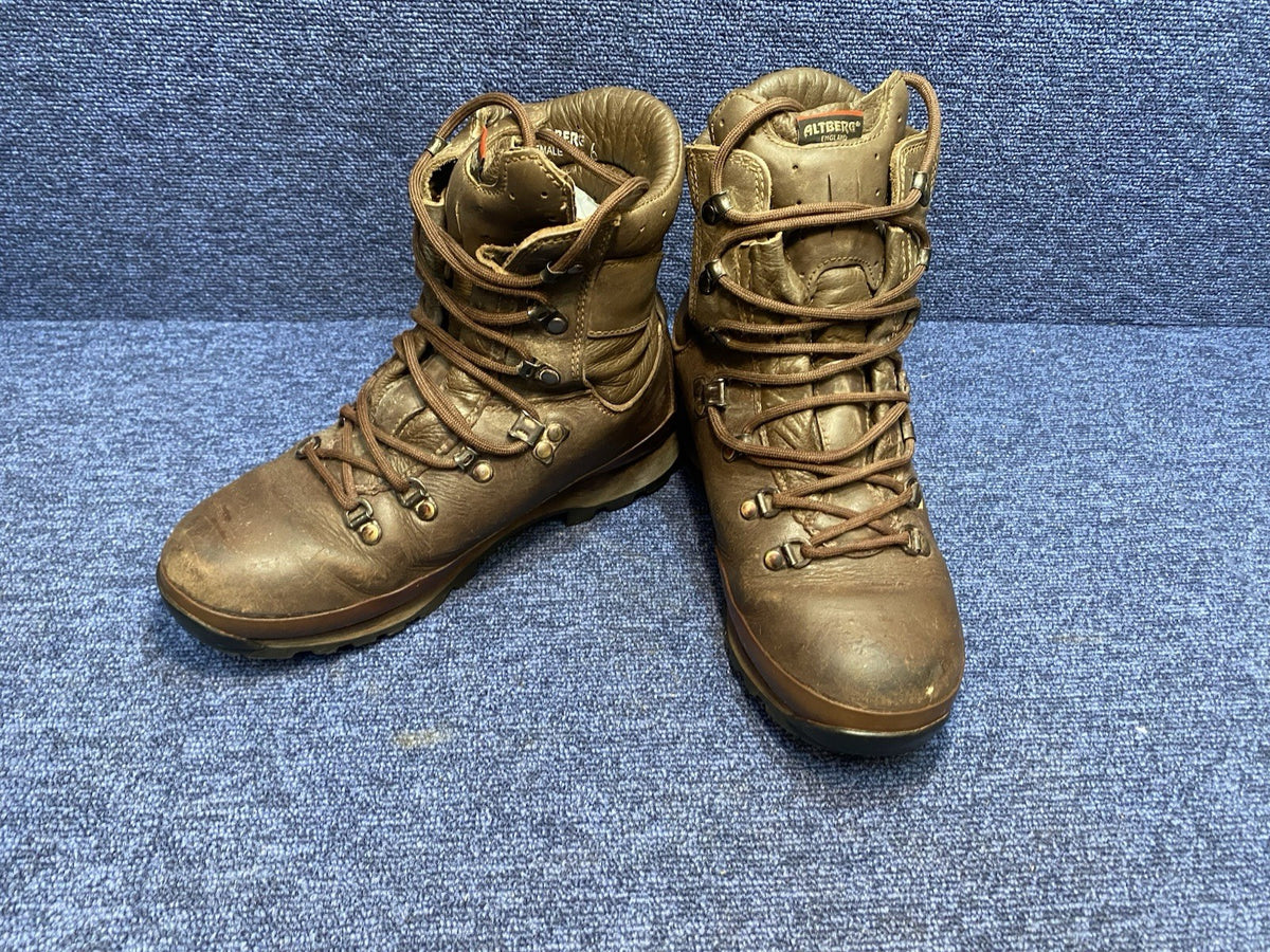 Size UK 6M FEMALE Altberg Defender High Walking/Hiking Boots