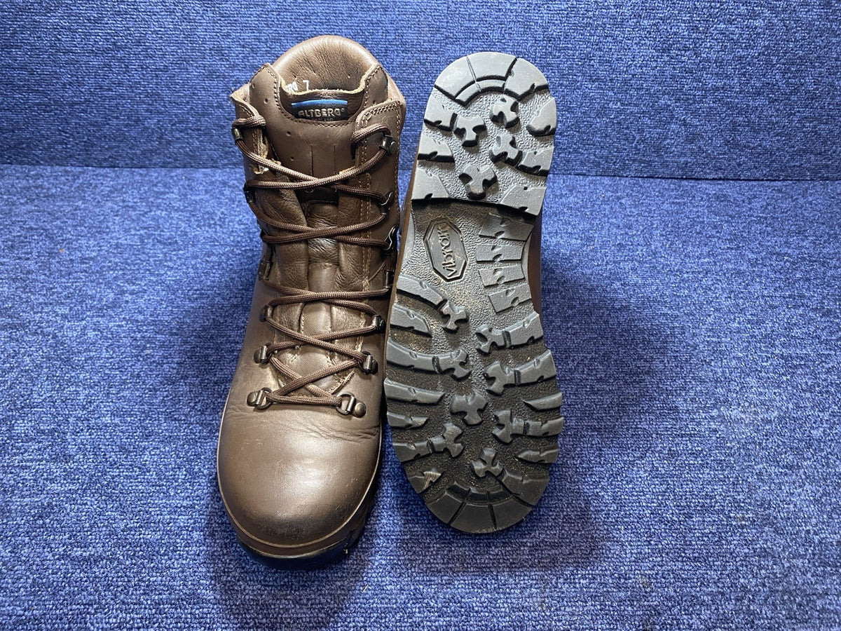 Great Condition SIZE UK 7M - Altberg Defender -  Walking/Hiking Boots Brown Male