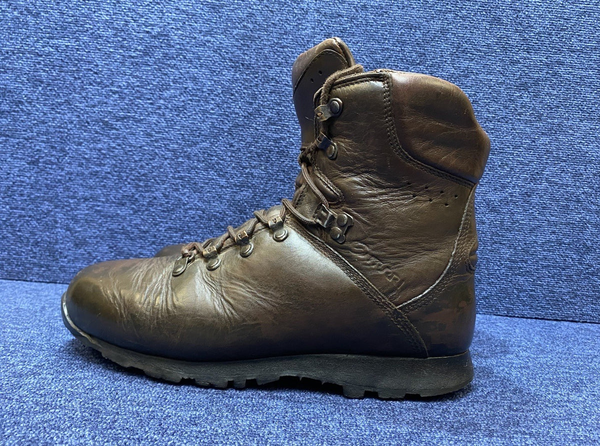 SIZE UK 9M - Iturri Patrol Walking/Hiking - Brown Boots Male