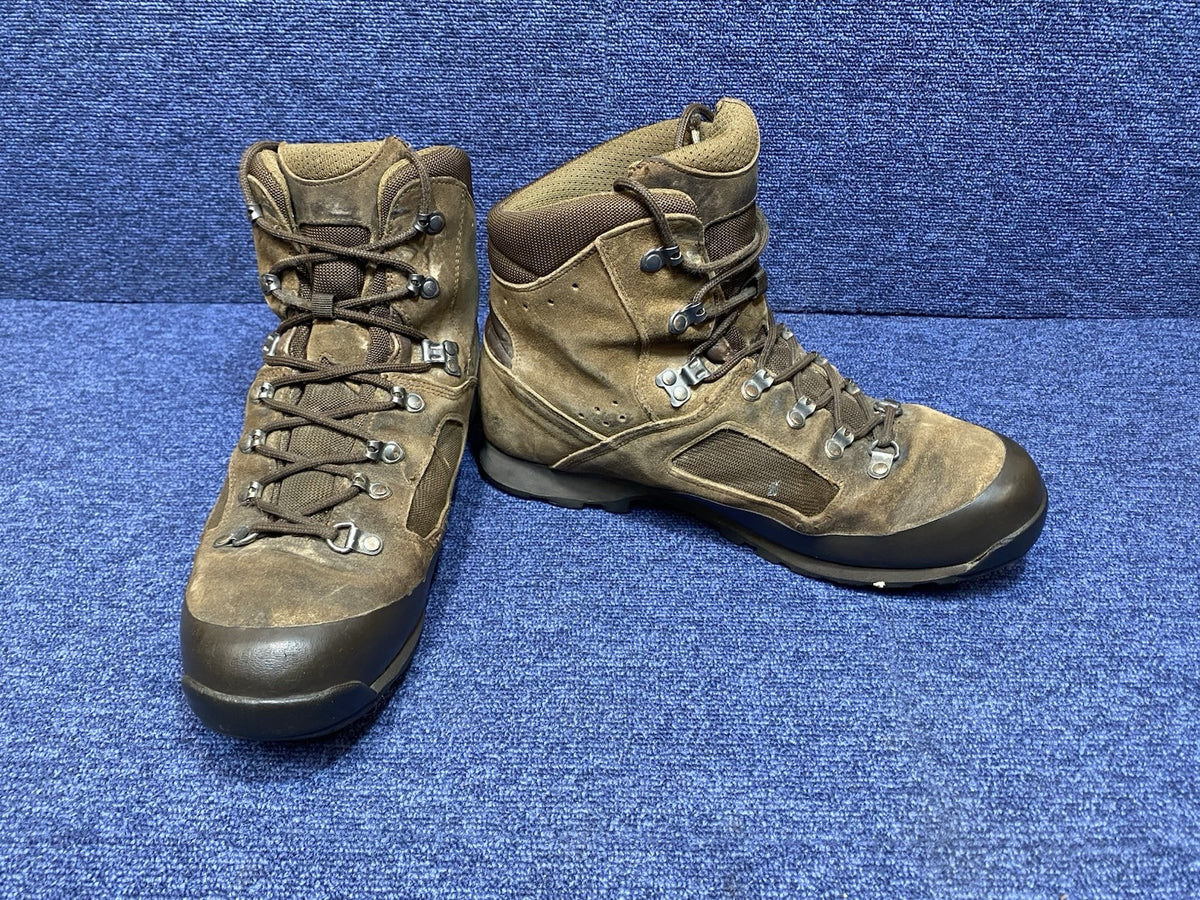 SIZE UK 11M - Iturri Desert Combat High Walking/Hiking Brown Boots Male