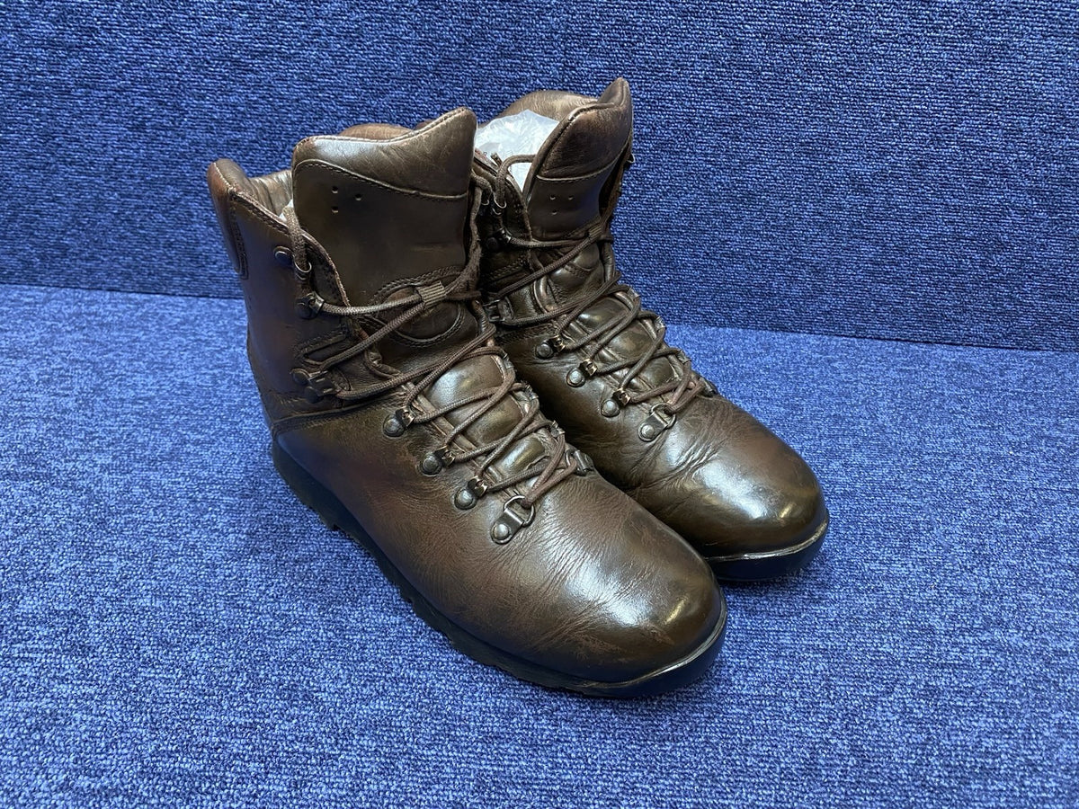 SIZE UK 9M - Iturri Patrol Walking/Hiking - Brown Boots Male