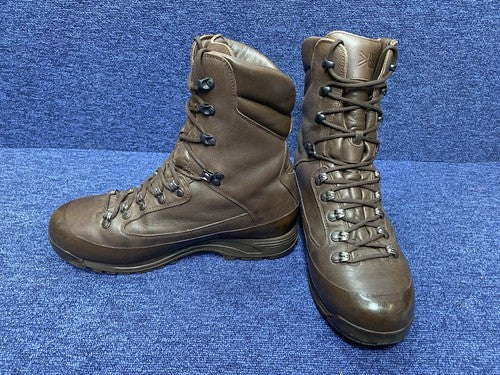 SIZE UK 11 - Karrimor Walking/Hiking Boots Cold Wet Weather Male