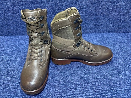 SIZE UK 7 - YDS Patrol Walking/Hiking - Brown Boots Male