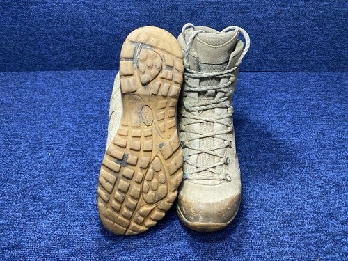 SIZE UK 7 - Lowa Elite Boot MOD