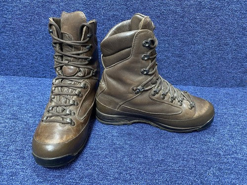 SIZE UK 9 - Karrimor Walking/Hiking Boots Cold Wet Weather Male - VG
