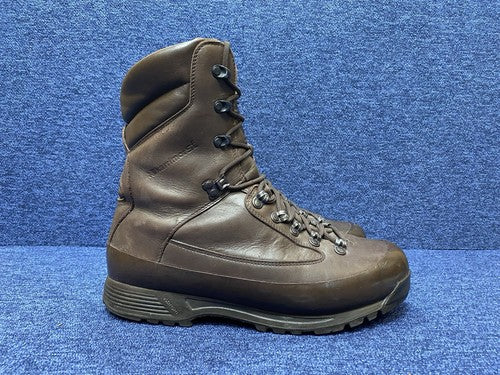 SIZE UK 11 - Karrimor Walking/Hiking Boots Cold Wet Weather Male