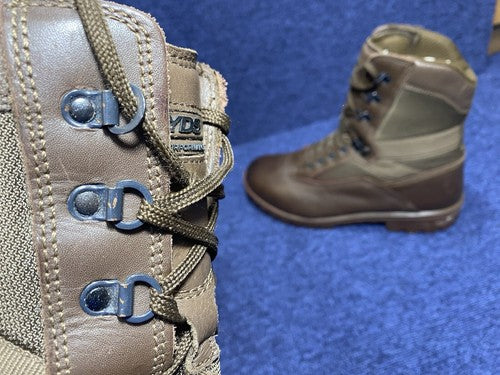 SIZE UK 10 - YDS Patrol Walking/Hiking - Brown Boots Male - Very Good